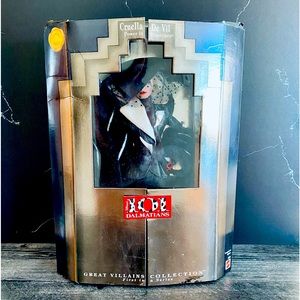 BARBIE NWT DISNEY COLLECTOR EDITION CRUELLA DE VIL 101 DALMATIAN DOLL